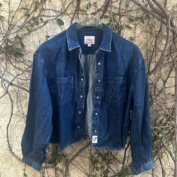 Wrangler Girlfriend  Shirt Dark Wash - Picture 4 of 12